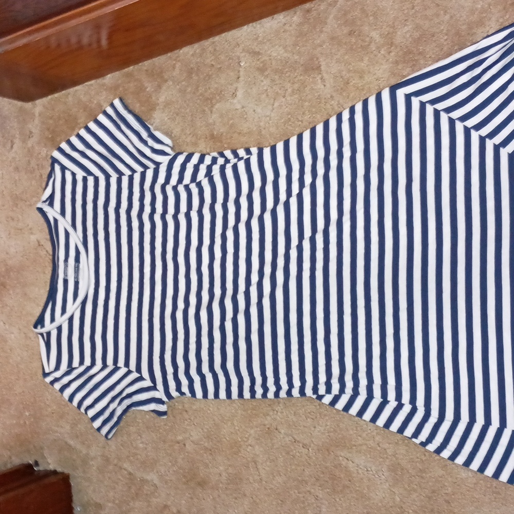 navy and white striped dreas